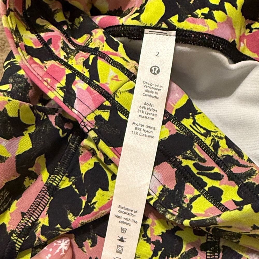 Lululemon Floral Leggings - Picture 13 of 14